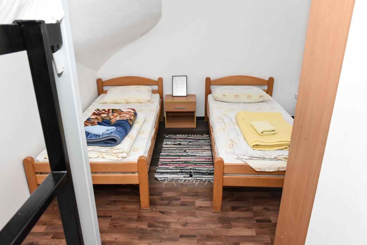 Sobe Sa Kupatilom Jajce Ngoại thất bức ảnh