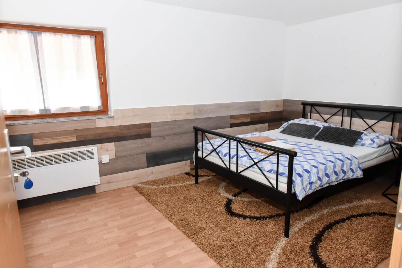 Sobe Sa Kupatilom Jajce Ngoại thất bức ảnh