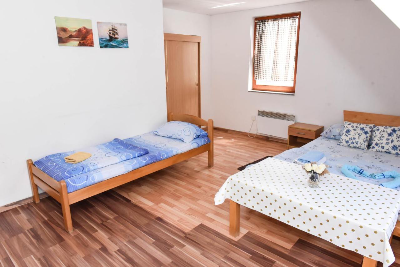 Sobe Sa Kupatilom Jajce Ngoại thất bức ảnh