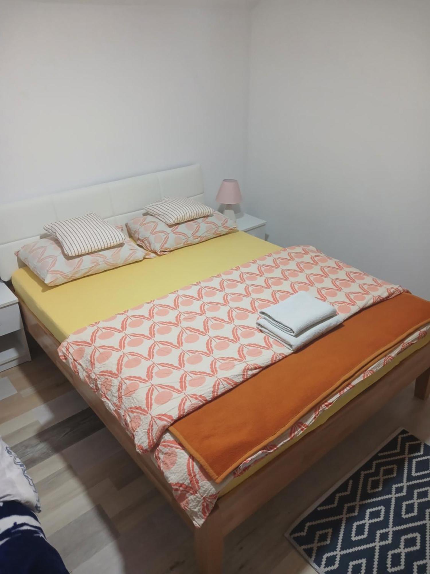 Sobe Sa Kupatilom Jajce Ngoại thất bức ảnh