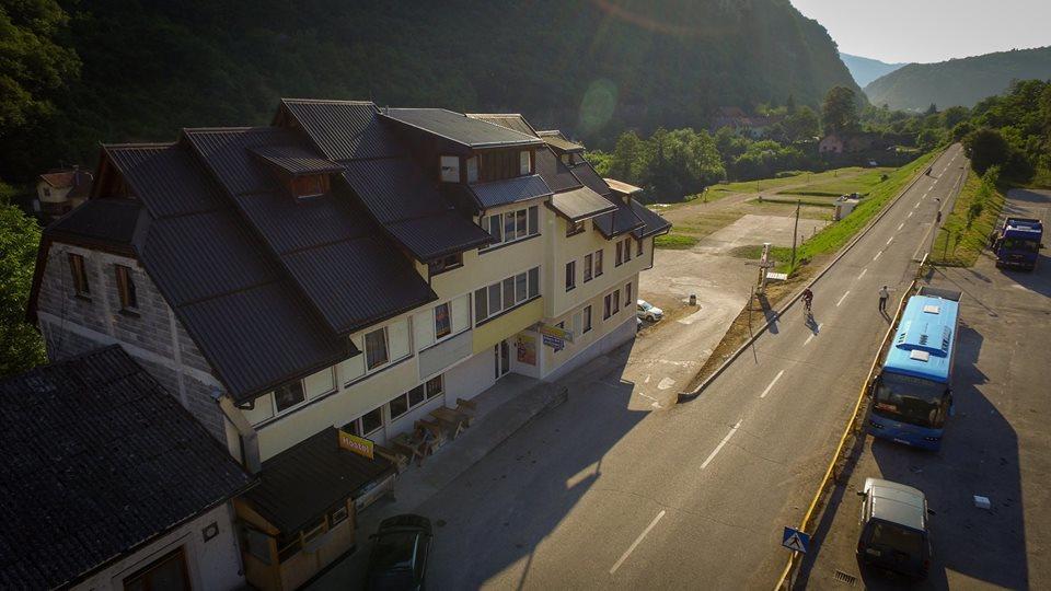 Sobe Sa Kupatilom Jajce Ngoại thất bức ảnh