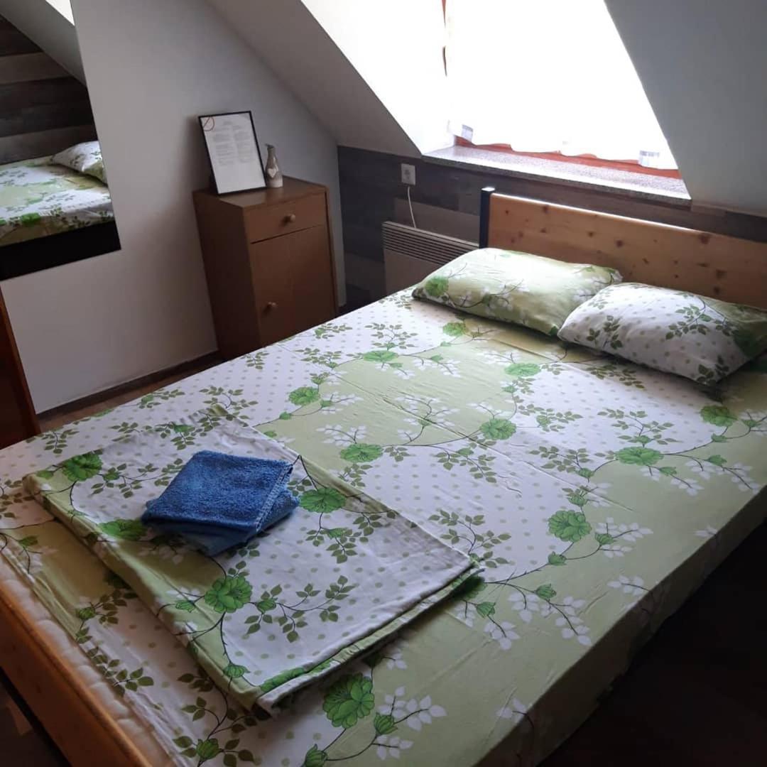 Sobe Sa Kupatilom Jajce Ngoại thất bức ảnh