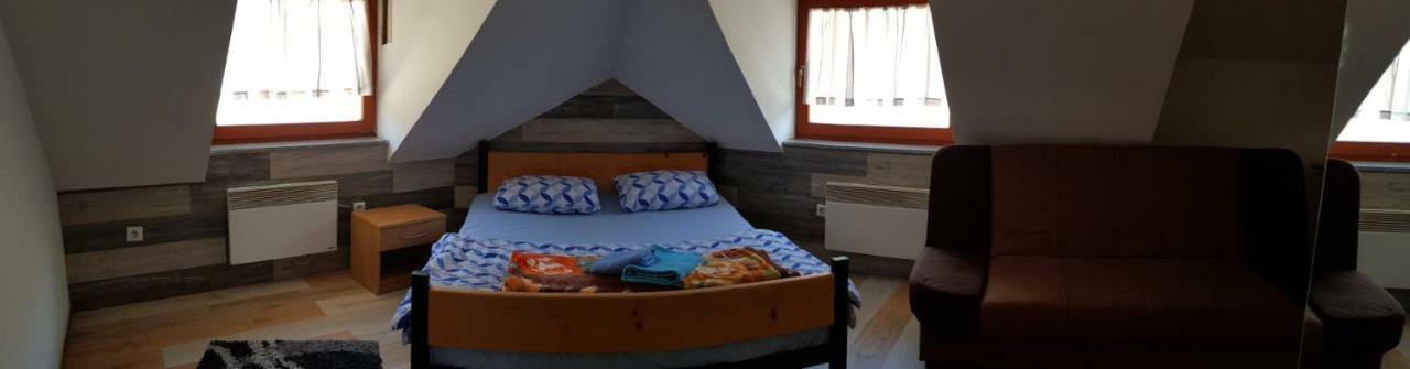 Sobe Sa Kupatilom Jajce Ngoại thất bức ảnh