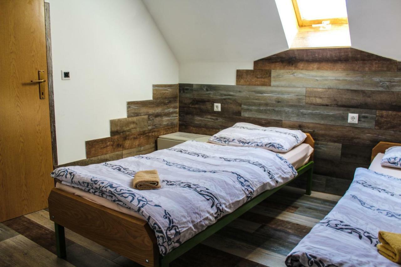 Sobe Sa Kupatilom Jajce Ngoại thất bức ảnh